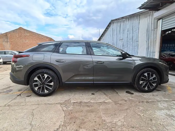 Citroen C5 X 2025 2025款 1.6T 海外版
