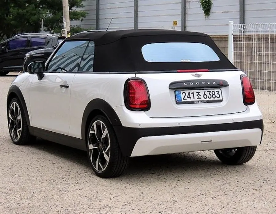 Mini Cooper Convertible 2025 Favoured