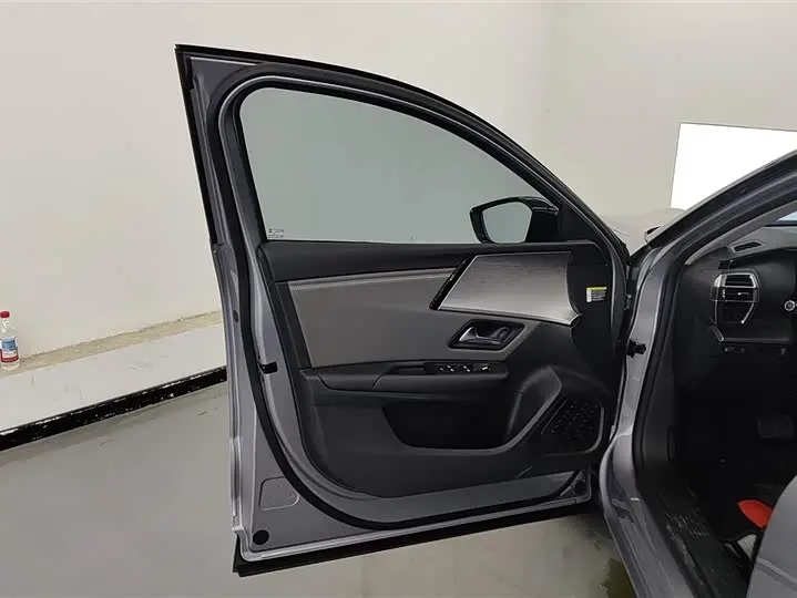 Citroen C5 X 2025 2025款 1.6T 海外版