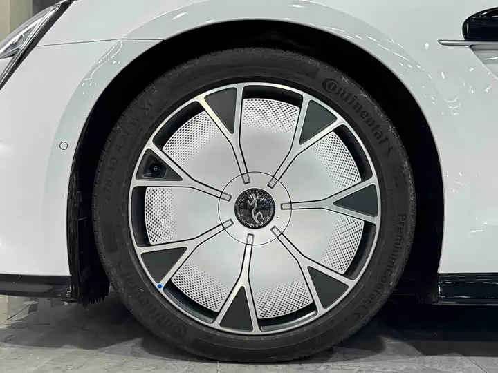 BYD Yangwang U7 2025 2025款 PHEV 五座豪华版