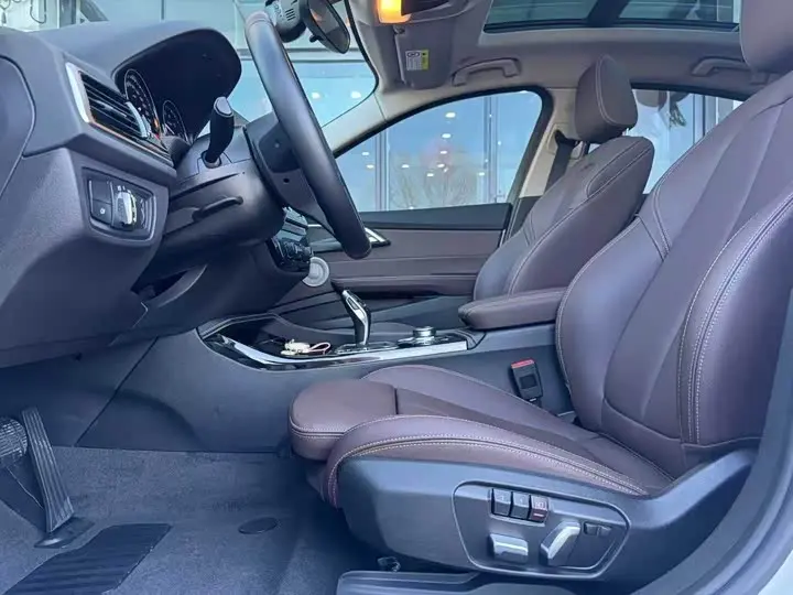 BMW 1 Series 2023 2023款 120i M运动曜夜版