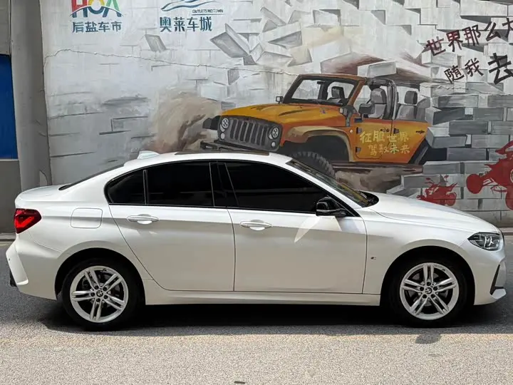 BMW 1 Series 2023 2023款 120i M运动曜夜版
