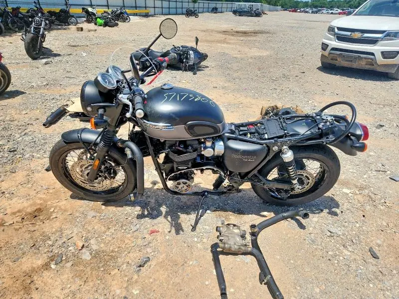 TRIUMPH BONNEVILLE 2022