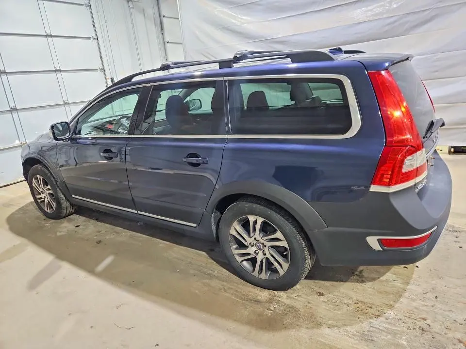 2015 VOLVO XC70