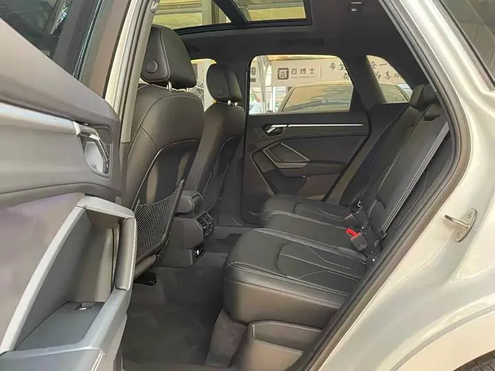 Фото 8 - Audi Q3