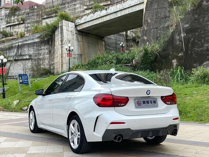 BMW 1 Series 2023 2023款 120i M运动曜夜版