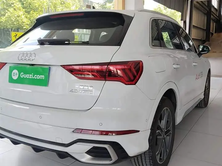 Audi Q3 2025 2025款 45周年典藏版 40TFSI 时尚动感型