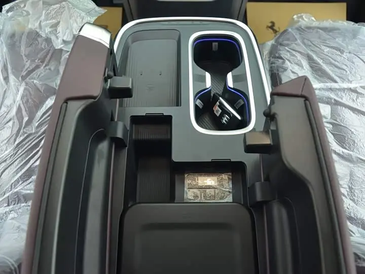 Buick GL8 Century 2027 2027款 2.0T 七座礼遇版