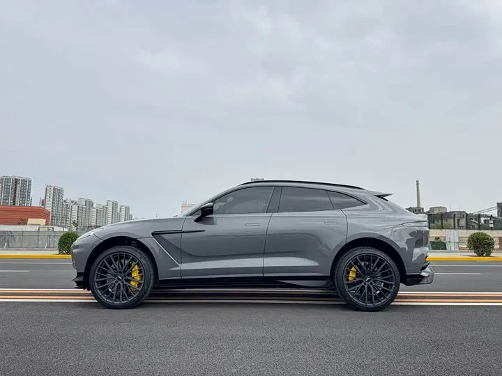 Aston Martin DBX 2025 2025款 4.0T V8 707
