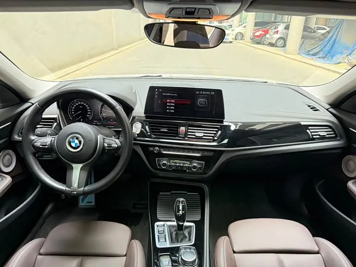 BMW 1 Series 2023 2023款 120i M运动曜夜版