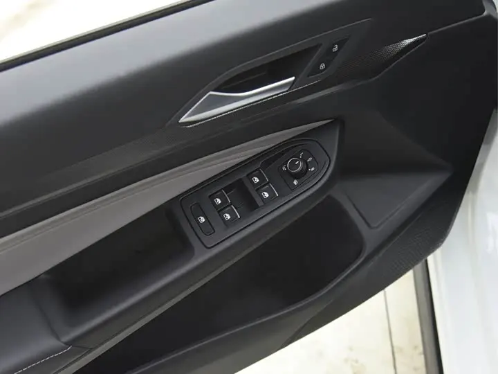 Volkswagen Golf 2025 2025款 300TSI R-Line