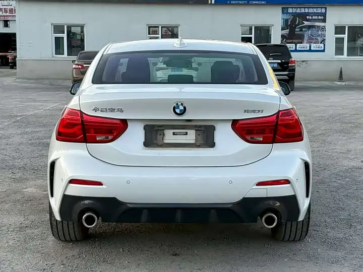 BMW 1 Series 2023 2023款 120i M运动曜夜版