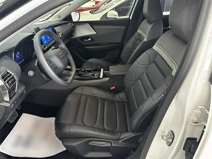 Citroen C5 X 2025 2025款 1.6T 海外版