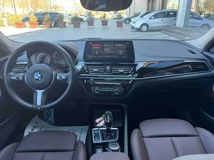BMW 1 Series 2023 2023款 120i M运动曜夜版