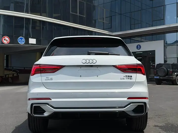 Audi Q3 2025 2025款 45周年典藏版 35TFSI 时尚动感型
