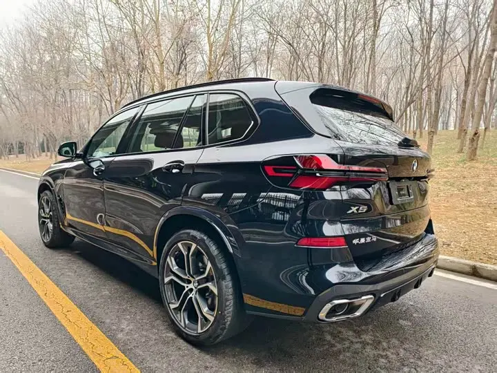 BMW X5 2026 2026款 改款 xDrive 40Li M运动曜夜套装