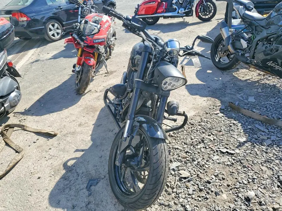 VICTORY MOTORCYCLE 2013