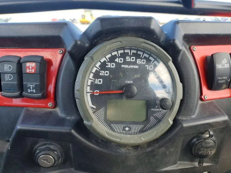 POLARIS SIDEBYSIDE 2015