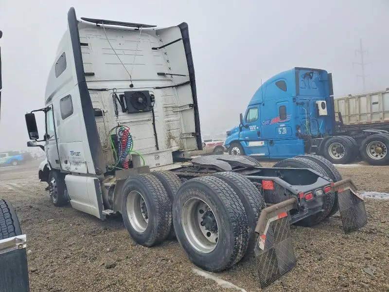 2020 VOLVO VN
