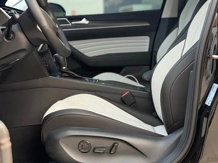 Volkswagen Magotan 2026 2026款 3000万辆甄选款 380TSI DSG豪华型
