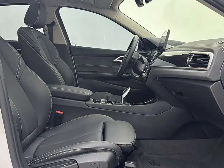 BMW 1 Series 2023 2023款 120i M运动曜熠版