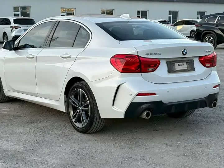 BMW 1 Series 2023 2023款 120i M运动曜夜版
