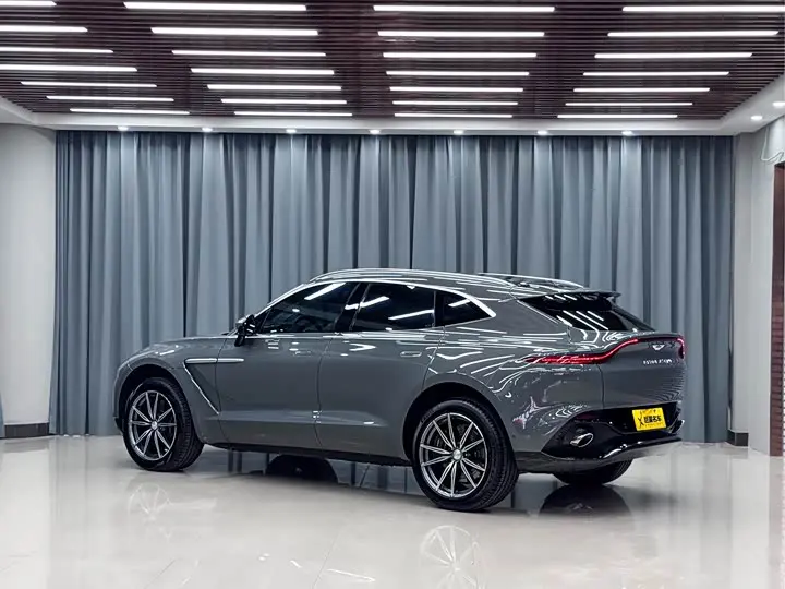Aston Martin DBX 2023 2023款 3.0T STRAIGHT-SIX