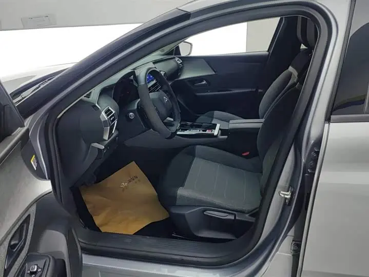Citroen C5 X 2025 2025款 1.6T 海外版