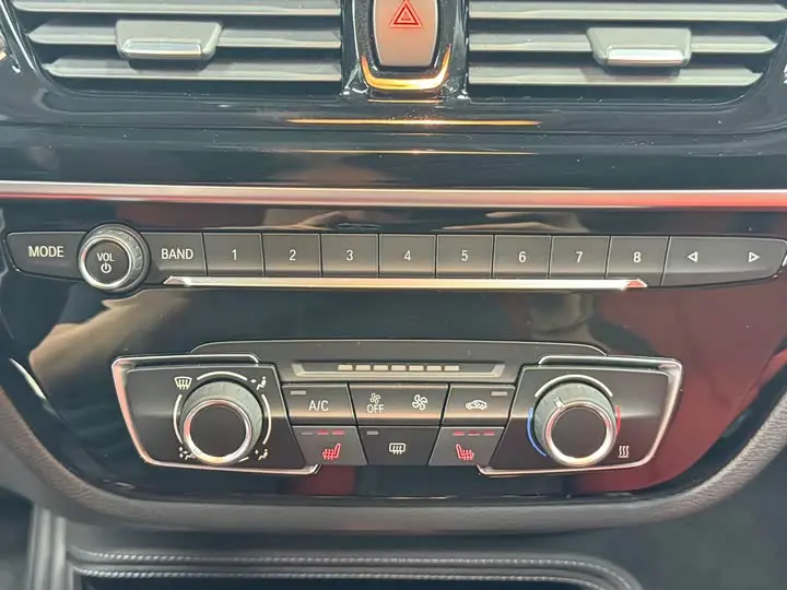 BMW 1 Series 2023 2023款 120i M运动曜夜版