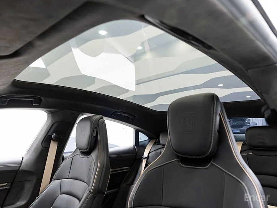 Porsche Taycan 2020 Turbo