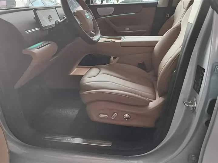 Leapmotor C11 2027 2027款 纯电 640激光雷达智尊版