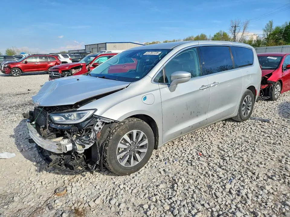 CHRYSLER PACIFICA 2022 VIN 2C4RC1L72NR134891