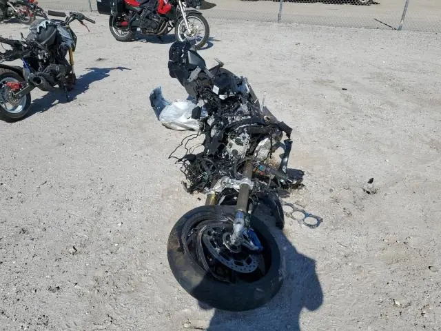 BMW S 2025