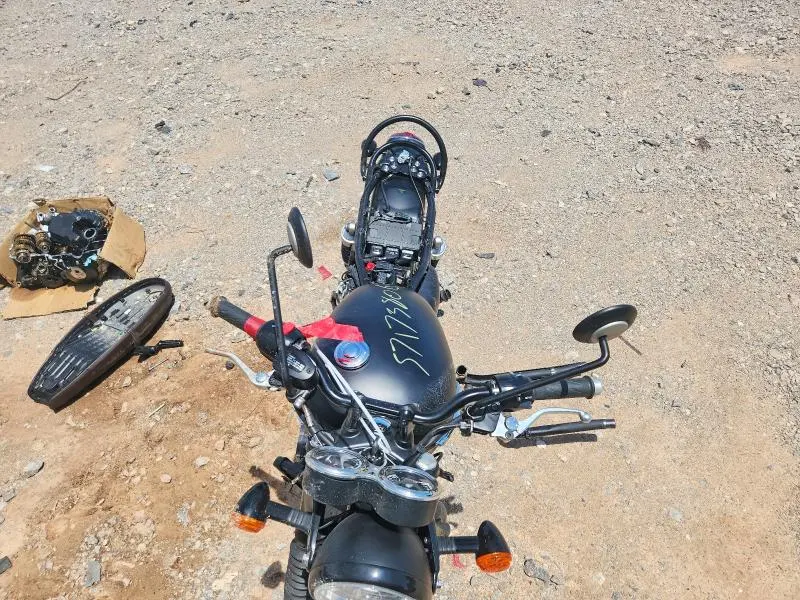 TRIUMPH BONNEVILLE 2022