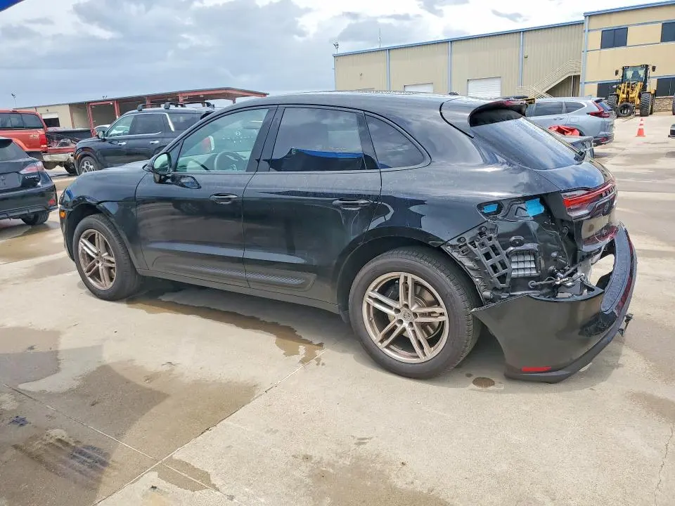 Фото 2 - PORSCHE MACAN