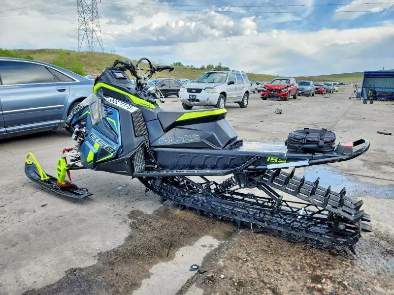 POLARIS SNOWMOBILE 2023