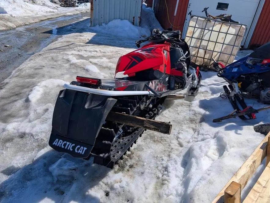 ARCTIC-CAT M 8000 2021