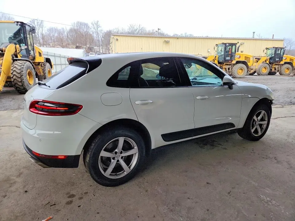 PORSCHE MACAN 2017 VIN WP1AA2A52HLB83398