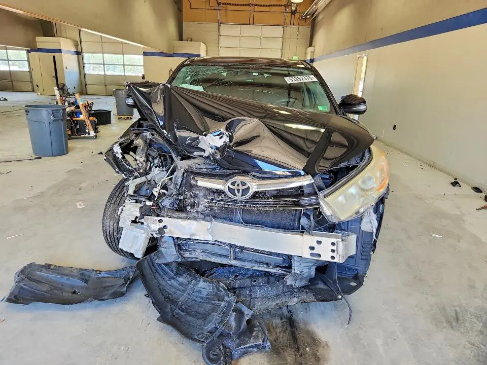 TOYOTA HIGHLANDER 2015 VIN 5TDBKRFH5FS214735