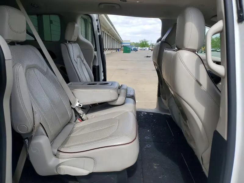 CHRYSLER PACIFICA 2020 VIN 2C4RC1GGXLR164681