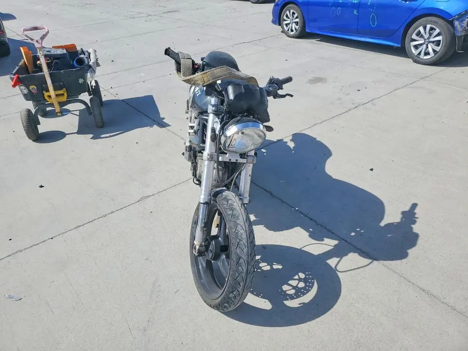 DUCATI MONSTER 2001