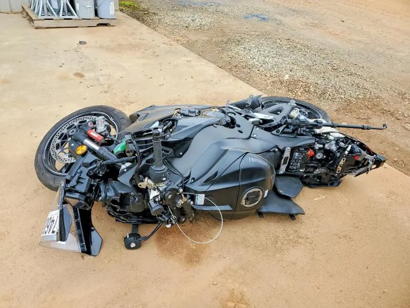 KAWASAKI ZX1002 L 2025