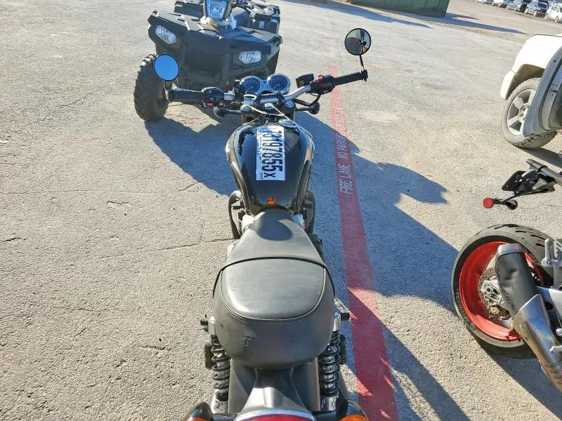 TRIUMPH BONNEVILLE 2018
