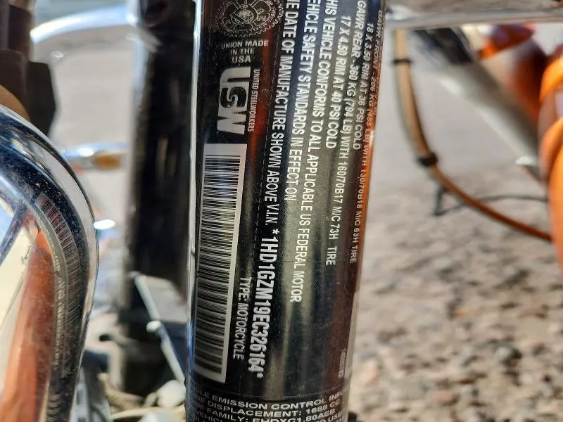 HARLEY-DAVIDSON FL 2014