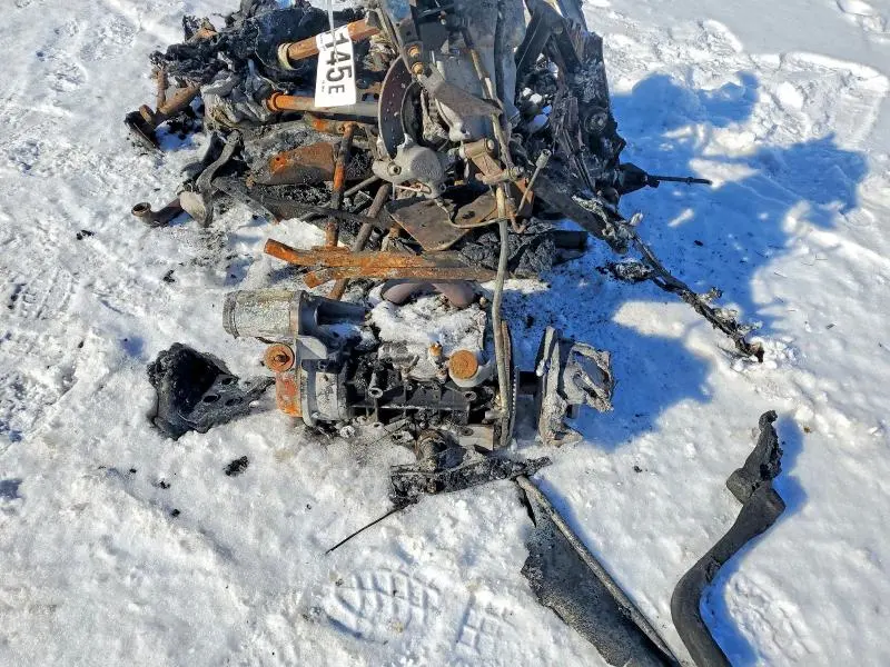 ARCTIC-CAT SNOWMOBILE 2000