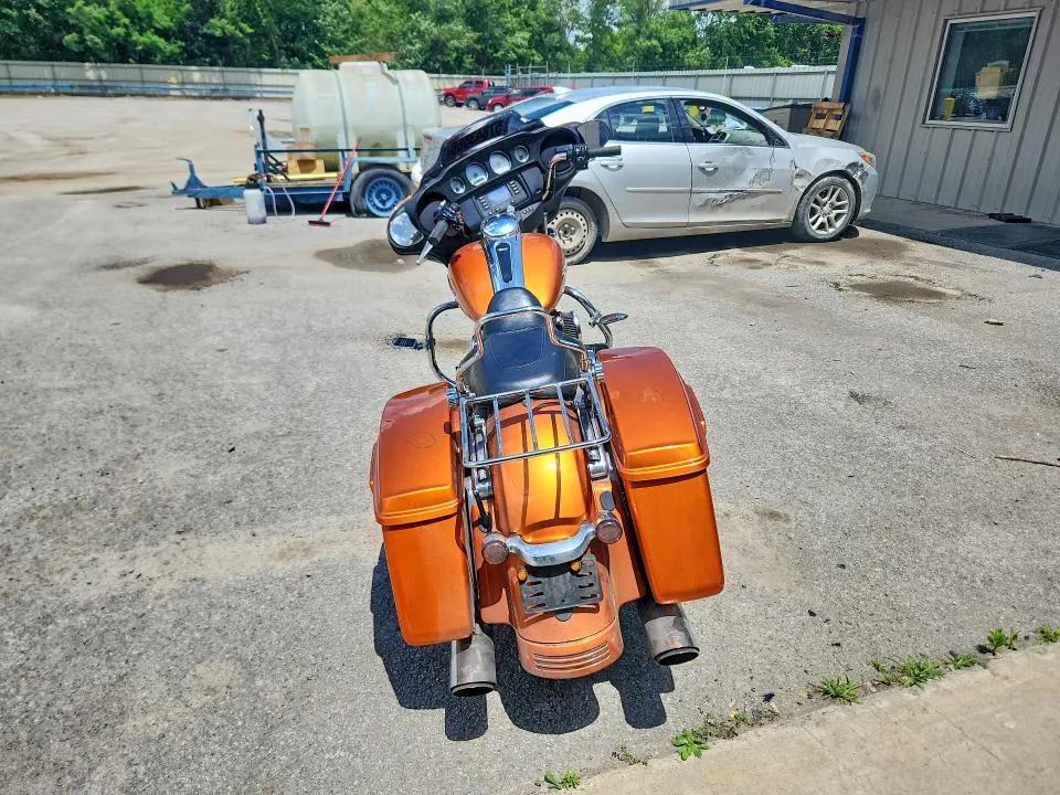 HARLEY-DAVIDSON FL 2014