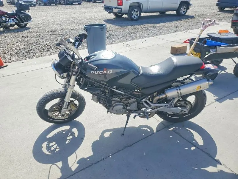 DUCATI MONSTER 2001