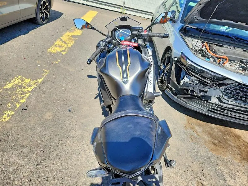 KAWASAKI EX 2023