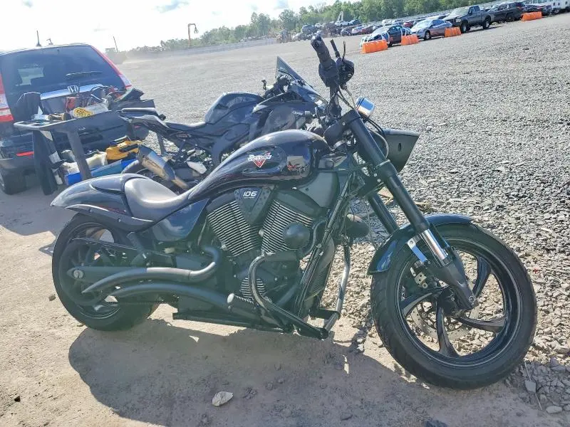 VICTORY MOTORCYCLE 2013