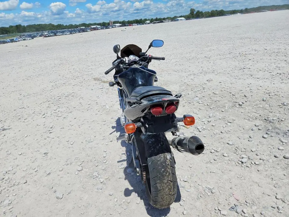 YAMAHA FZS10 2001